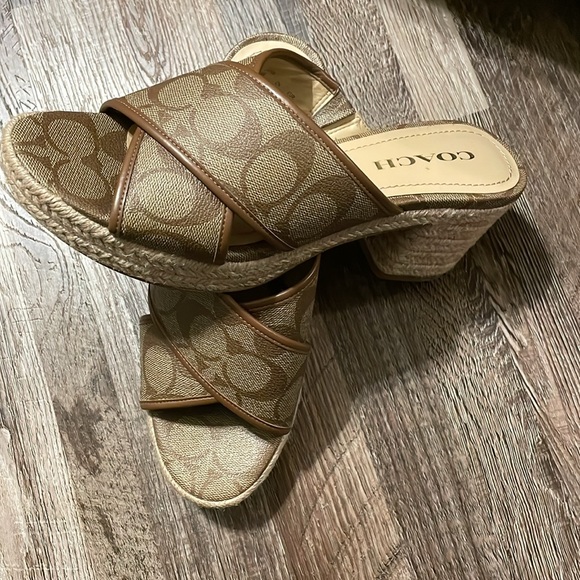 Coach Shoes. Size 7.5. Good preloved condition. - Picture 2 of 6
